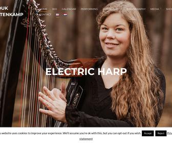 Harpiste Anouk Platenkamp