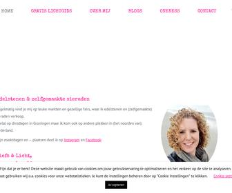 https://www.joanneaurelia.com